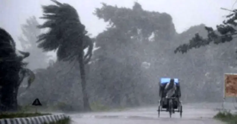 যশোর-খুলনা অঞ্চলে ৬০ কিলোমিটার বেগে ঝড়ো হাওয়ার সতর্কতা, বজ্রসহ বৃষ্টির শঙ্কা