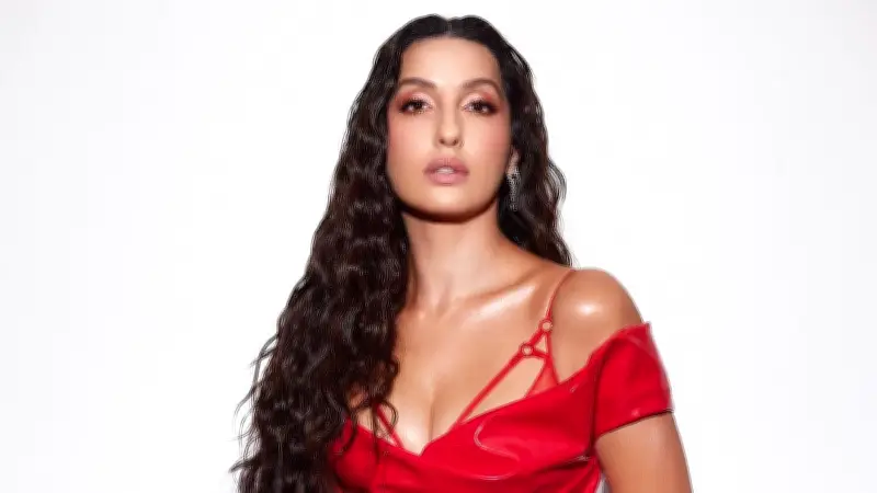 নোরা ফতেহি-সঞ্জয় দত্তের 'অশালীন' গান নিয়ে নারী কমিশনের কঠোর অবস্থান