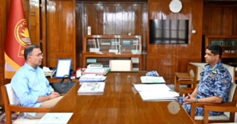 বিমান বাহিনী প্রধান প্রধানমন্ত্রীর সাথে সৌজন্য সাক্ষাৎ করলেন