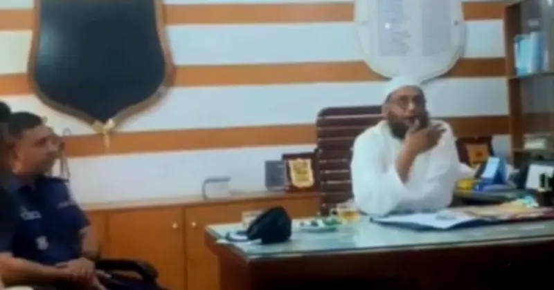 ময়মনসিংহের ফুলপুরে ওসির চেয়ারে সংসদ সদস্যের বসা নিয়ে বিতর্ক