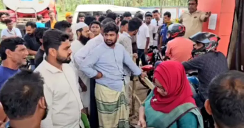 নাটোরে তেল বিক্রি করে কৃত্রিম সংকট সৃষ্টি: মহাসড়ক অবরোধ, ফিলিং স্টেশনে জরিমানা