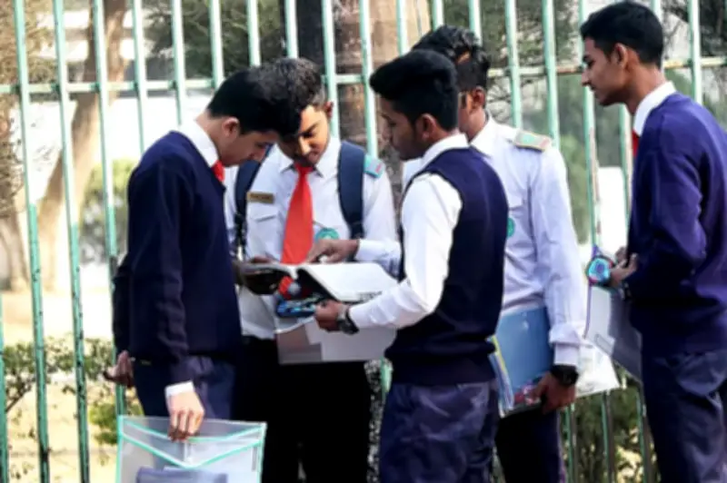 ২০২৬ সালের এসএসসি পরীক্ষা ২১ এপ্রিল শুরু, প্রবেশপত্র বিতরণের নির্দেশনা জারি