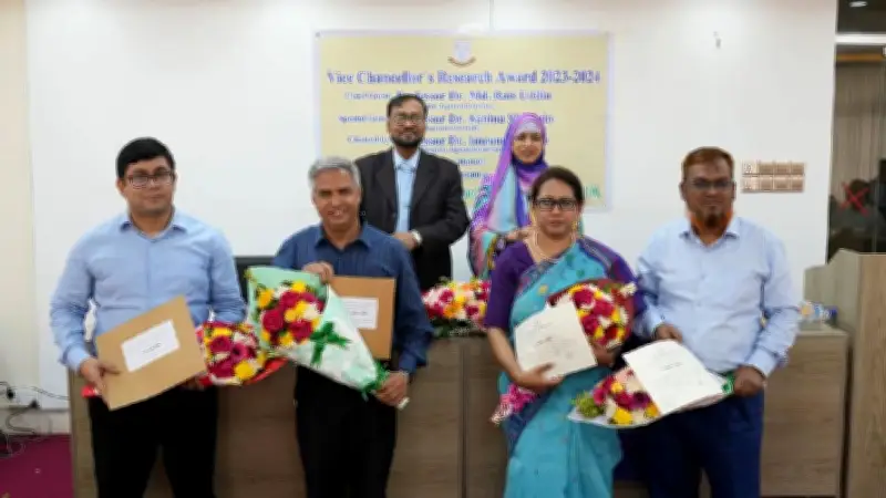 জবিতে প্রথম ভিসি রিসার্চ অ্যাওয়ার্ড, নিউ ইয়র্কে সড়ক দুর্ঘটনায় ৩ বাংলাদেশি নিহত