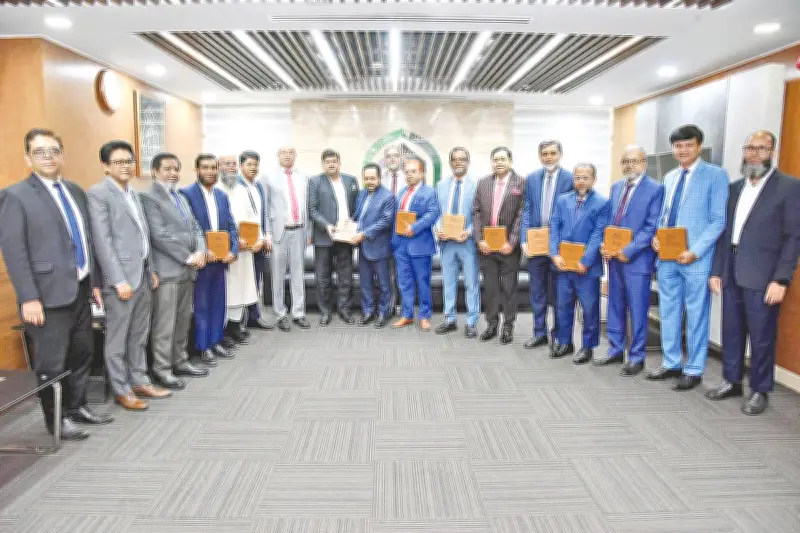 আল-আরাফাহ ইসলামী ব্যাংকে ২৫ বছরের বেশি কর্মরত কর্মকর্তাদের সংবর্ধনা প্রদান