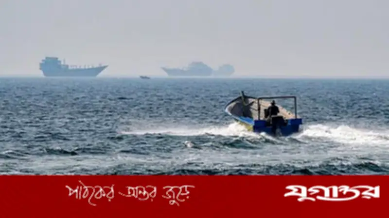 হরমুজ প্রণালি আংশিক সচল, ইরানের শত্রু দেশগুলোর জাহাজ চলাচল নিষিদ্ধ