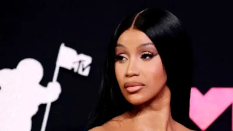 কার্ডি বি-র ক্রেডিট কার্ড প্রতারণা: ৭৩ লাখ টাকা খরচের অভিযোগ, আইনি হুঁশিয়ারি