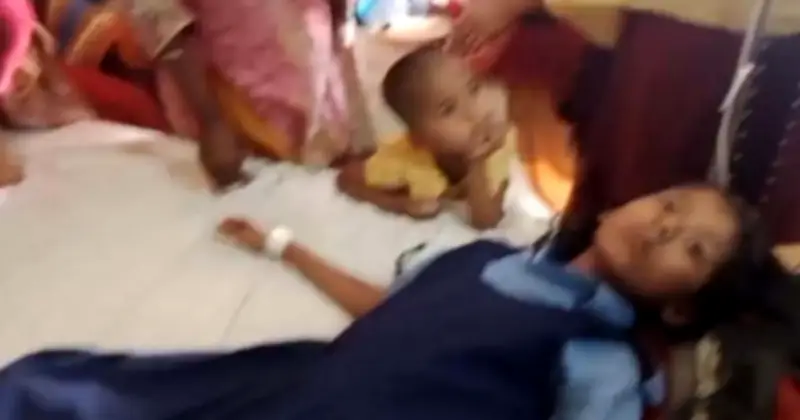 মাদারীপুরে মিড ডে মিলে নিম্নমানের খাবার, অসুস্থ ১৫ শিক্ষার্থী