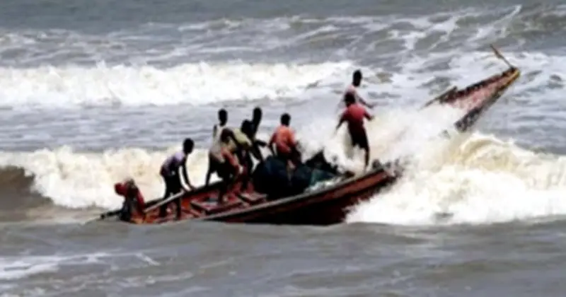 খুলনার কয়রায় নদীতে নৌকাডুবি: নিখোঁজ দুই জেলের মরদেহ উদ্ধার