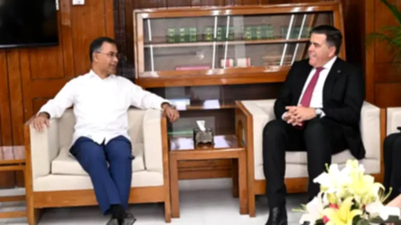 প্রধানমন্ত্রীর বৈঠক, মাদক গ্রেপ্তার, আইন পাস ও নববর্ষ প্রস্তুতি: আজকের শীর্ষ সংবাদ