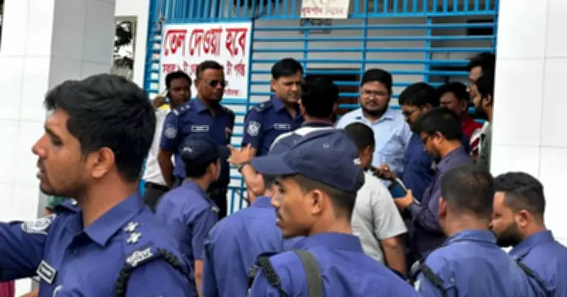 গাইবান্ধার পলাশবাড়ীতে তেলের লাইনে তর্ক, ছুরিকাঘাতে তিন যুবক আহত