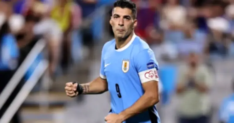 লুইস সুয়ারেজের বিশ্বকাপে ফিরার ইচ্ছা: 'দেশকে কখনোই না বলতে পারবো না'