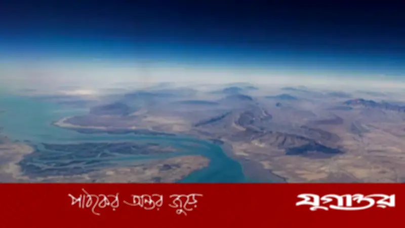 ইরানের নিয়ন্ত্রণে হরমুজ প্রণালি: দিনে সর্বোচ্চ ১৫টি জাহাজ চলাচলের অনুমতি