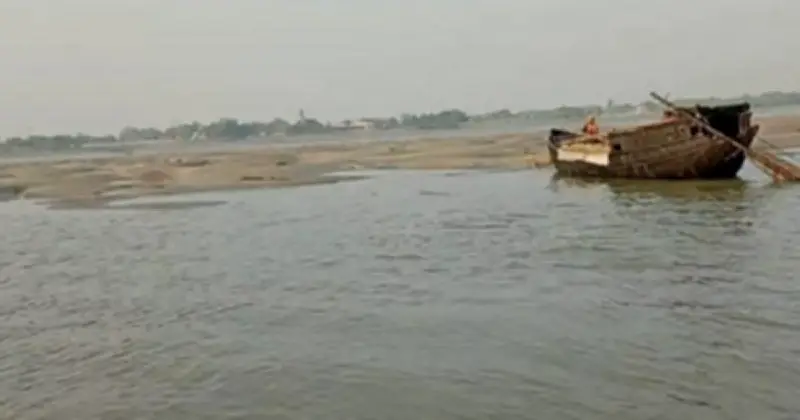 খুলনার কয়রায় ঝড়ে নৌকাডুবি: দুই জেলের লাশ দুই দিন পর উদ্ধার