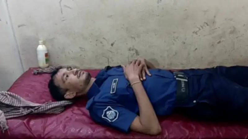 পঞ্চগড়ে পুলিশ সদস্যকে লোহার রড দিয়ে আঘাত করে পালালেন আসামি