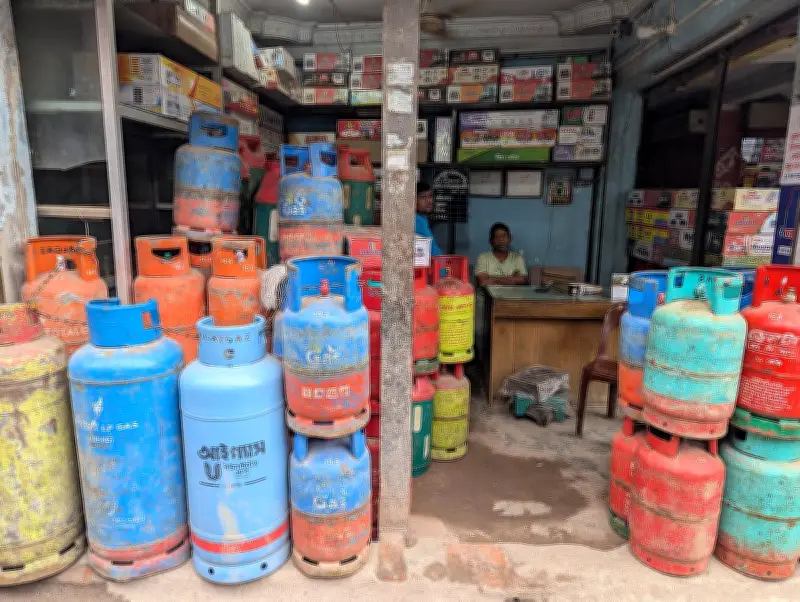 ব্রাহ্মণবাড়িয়ায় এলপিজি সিলিন্ডারের দাম সরকারি মূল্যের চেয়ে ৪৫০-৫৫০ টাকা বেশি