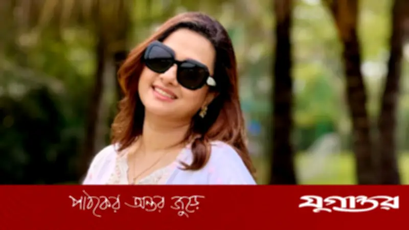 পূর্ণিমার আয়নার সামনে মজার প্রশ্ন: 'ভাল্লাগছেনা আমার!'