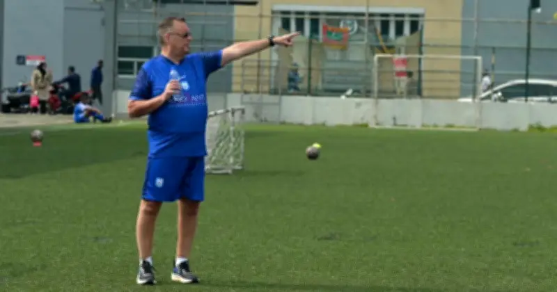 সাফ অনূর্ধ্ব-২০ চ্যাম্পিয়ন হওয়ার পরও মার্ক কক্সকে বিদায়, বাফুফে নতুন কোচ খোঁজা