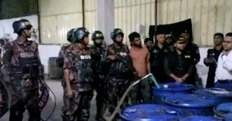 ভোজ্যতেলের অবৈধ মজুত ও চোরাচালান রোধে বিজিবির কঠোর নজরদারি জোরদার