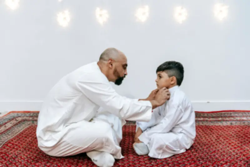 পবিত্র কোরআনে পিতৃত্বের মর্যাদা: শিক্ষক, বন্ধু ও পথপ্রদর্শকের ভূমিকা