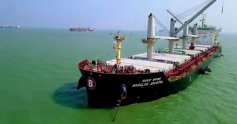 ইরানের অনুমতি না পেয়ে ফিরলো 'বাংলার জয়যাত্রা', হরমুজ প্রণালীতে প্রবেশে বাধা