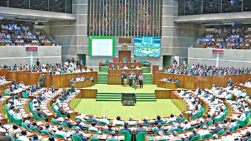 সংসদে জুলাই যোদ্ধাদের পুনর্বাসন অধ্যাদেশ পাস, একদিনে ১.৬৫ লাখ লিটার ভোজ্যতেল জব্দ