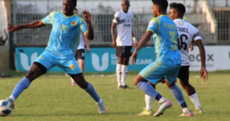 কুমিল্লায় উত্তেজনাপূর্ণ ঢাকা ডার্বিতে আবাহনীর চমকপ্রদ প্রত্যাবর্তন, মোহামেডানকে ২-১ গোলে হারাল