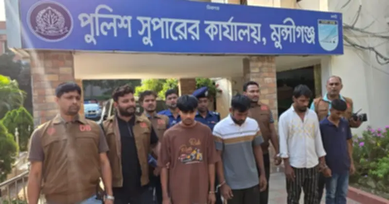 মুন্সীগঞ্জে ঘোড়া জবাই চক্রের প্রধান রাজিব শিকদার আটক, জীবিত ঘোড়া উদ্ধার