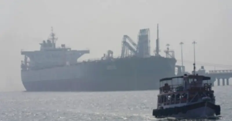 ইরানের হরমুজ প্রণালিতে ট্রানজিট ফি এখন রিয়ালে নেওয়ার প্রস্তাব, মার্কিন ডলার আধিপত্য চ্যালেঞ্জ