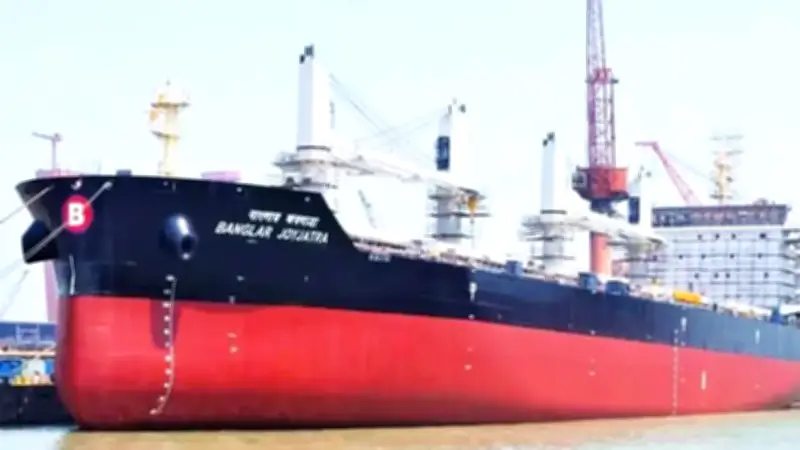 হরমুজ প্রণালীতে মার্কিন ড্রোন হারানো ও ইরানের যুদ্ধক্ষতি নিয়ে উত্তপ্ত পরিস্থিতি