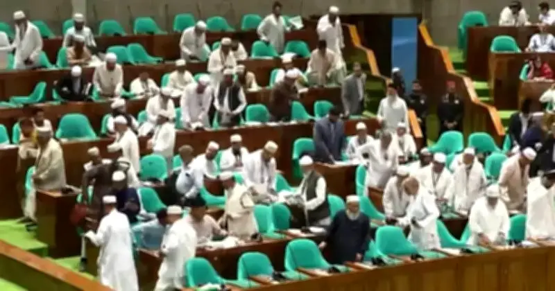 সংসদে বিরোধী দলের ওয়াকআউট, সরকারের বিরুদ্ধে 'আস্থার অবক্ষয়' অভিযোগ