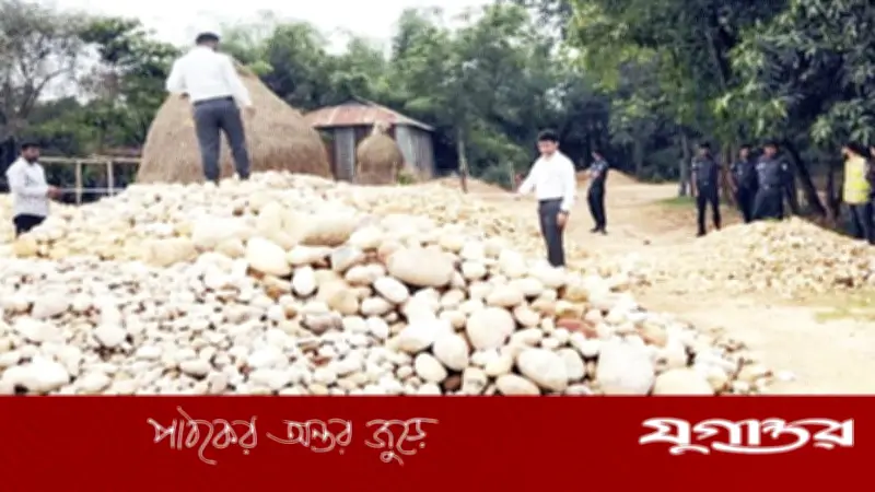 সিলেটের কোম্পানীগঞ্জে ৯৬ হাজার ৮শ ঘনফুট লালপাথর জব্দ, অবৈধ উত্তোলনে ধ্বংসস্তূপ টিলা
