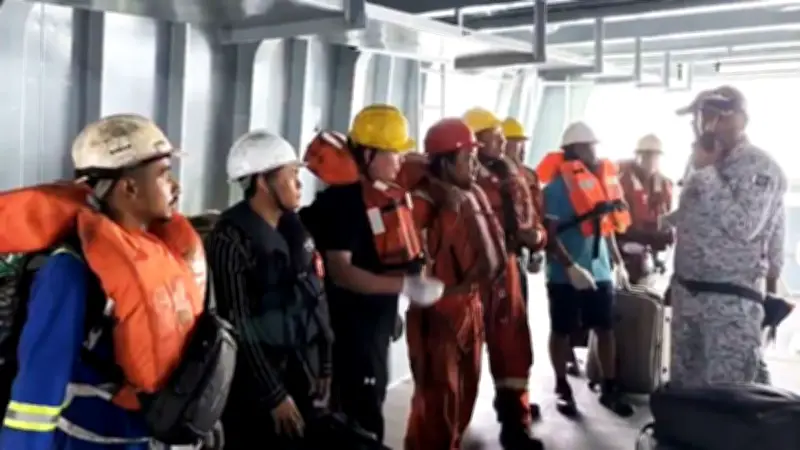 বাংলাদেশি নাবিক উদ্ধার, সংসদে শিক্ষার্থী আসন ও শাহবাগে হামলার খবর