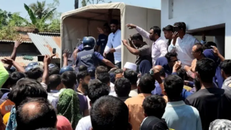 বাংলাদেশে অনলাইন শিক্ষার নতুন দিগন্ত: প্রযুক্তির মাধ্যমে শিক্ষার সম্প্রসারণ