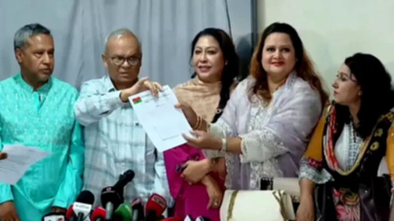 বিএনপির সংরক্ষিত আসনে ফরম বিক্রি, জবি শিক্ষক হামলা ও ট্রাম্পের উদ্ধার অভিযান