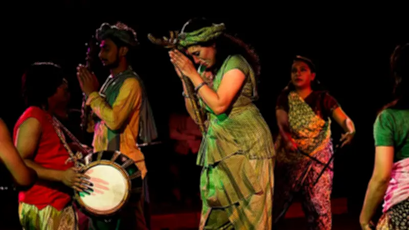 খনার শততম মঞ্চায়নে উৎসবমুখর শহীদ মিনার, লোকজ জ্ঞানের নাট্যরূপে আলোচনা