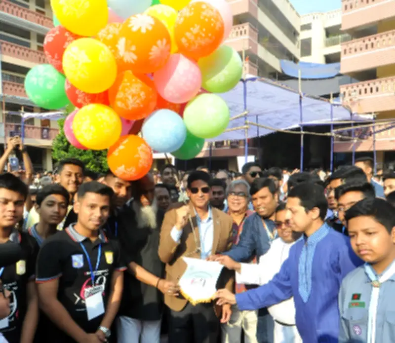 বেলুন উড়িয়ে ঢাকায় শুরু হলো সেন্ট গ্রেগরীর ৬৯তম বার্ষিক বিজ্ঞান উৎসব