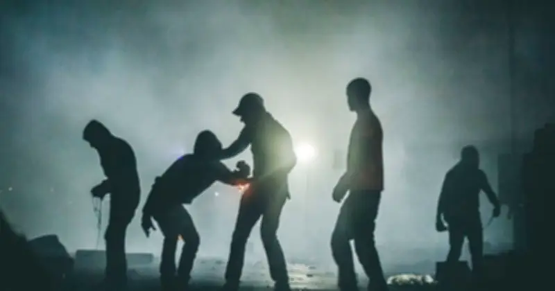 চট্টগ্রামে কিশোর গ্যাংয়ের দৌরাত্ম্য: ২০০ সক্রিয় গ্যাং, ৬৪ 'বড় ভাই'র পৃষ্ঠপোষকতা