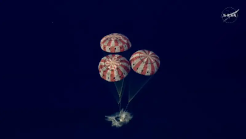 চাঁদের কক্ষপথে ঐতিহাসিক অভিযান শেষে পৃথিবীতে ফিরলেন আর্টেমিস-২ মিশনের চার নভোচারী