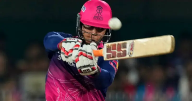 ১৫ বছর বয়সী বৈভব সূর্যবংশীর তাণ্ডব, আইপিএলে দ্রুততম ফিফটির রেকর্ডে নাম লেখালেন