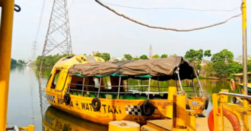 হাতিরঝিলের ওয়াটার ট্যাক্সি সেবা বন্ধের শঙ্কা, জ্বালানি সংকটে অর্ধেক ট্রিপ কমেছে