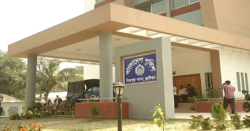 কুষ্টিয়ায় বিদ্যালয়ে ছাত্রী ধর্ষণ: পিয়ন গ্রেপ্তার, হাসপাতালে চিকিৎসাধীন