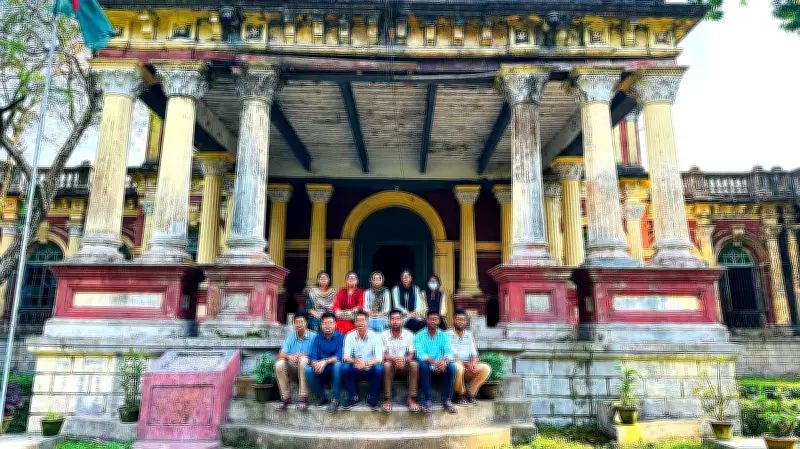 ময়মনসিংহের ঐতিহাসিক শশীলজ পরিদর্শন করলেন বন্ধুসভার সদস্যরা