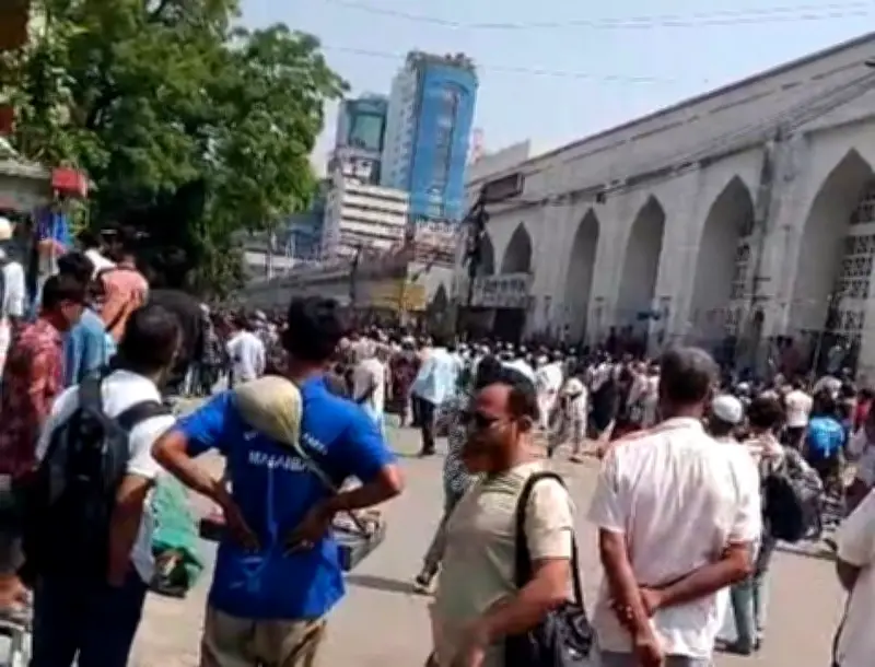 বায়তুল মোকাররমে হকার উচ্ছেদ নিয়ে সংঘর্ষ, আহত কয়েকজন