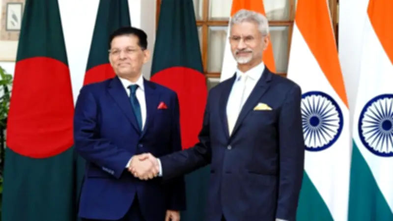 বৈদেশিক সম্পর্ক ও অভ্যন্তরীণ রাজনীতির গুরুত্বপূর্ণ সংবাদ সমূহ