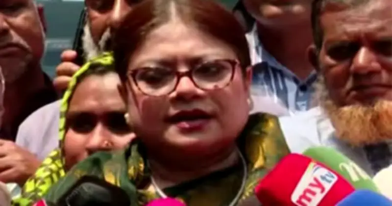 সংরক্ষিত নারী আসনে মনোনয়ন ফরম নিতে বিএনপি কার্যালয়ে কনকচাঁপার ওপর হট্টগোল