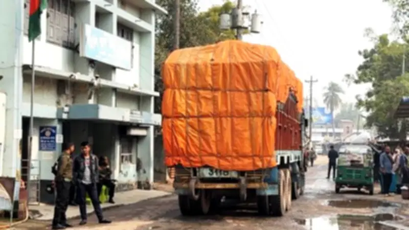 বিএনপির মনোনয়ন ফরম সংগ্রহে বাধা, কুষ্টিয়ায় গম আমদানি ও হাটহাজারীতে উন্নয়ন প্রকল্প উদ্বোধন