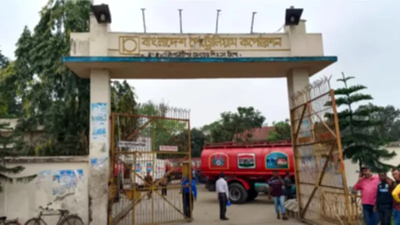 বাংলাদেশে ভারত থেকে ৮ হাজার টন ডিজেল আমদানি, কুষ্টিয়ায় গম ও হাটহাজারীতে উন্নয়ন প্রকল্প উদ্বোধন