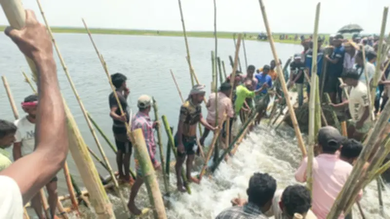 হাওরের বাঁধ ভেঙে ৯ হাজার হেক্টর ধান পানির নিচে, ভারত থেকে ডিজেল ও গম আমদানি