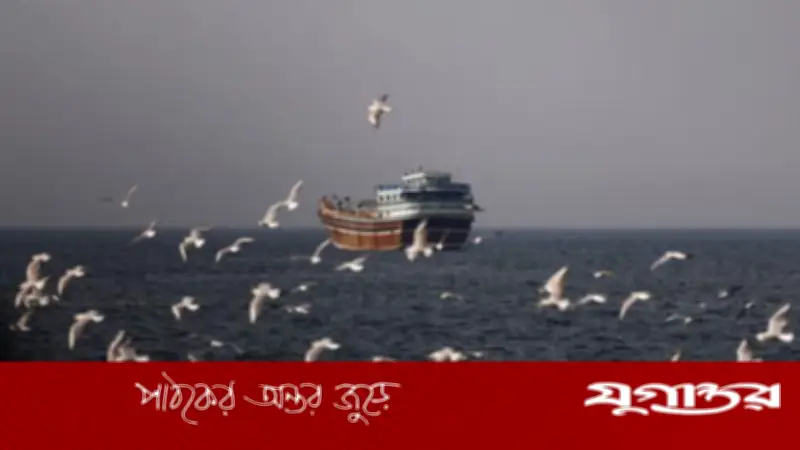 ইরানের দাবি: হরমুজ প্রণালিতে কোনো মার্কিন জাহাজ পার হয়নি, হামলার হুঁশিয়ারি