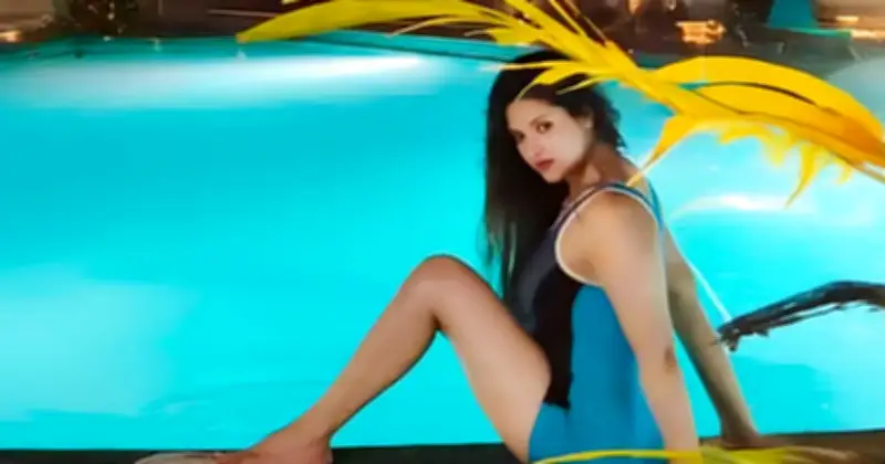 পরীমনির সুইমিংপুল ভিডিও ভাইরাল, ভিউ ১৫ লাখ ছাড়াল, পোশাক নিয়ে বিতর্ক